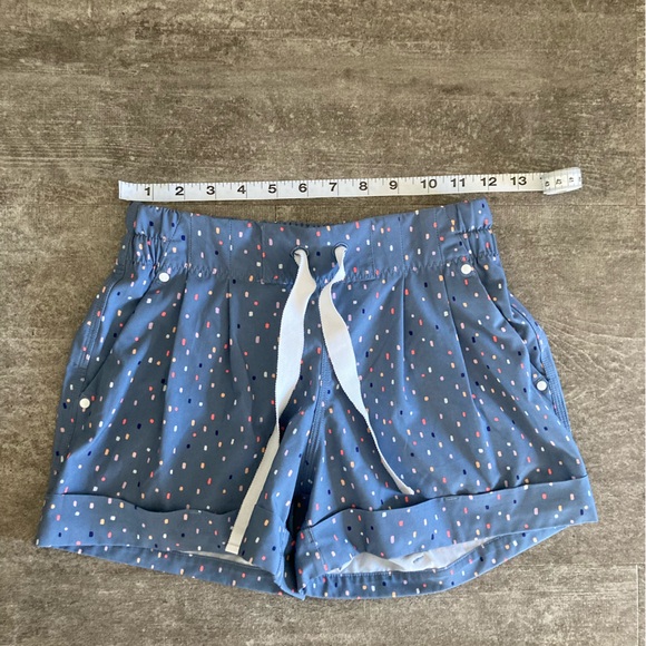 Lululemon Spring Breakaway Short - Size 2 - Picture 3 of 5